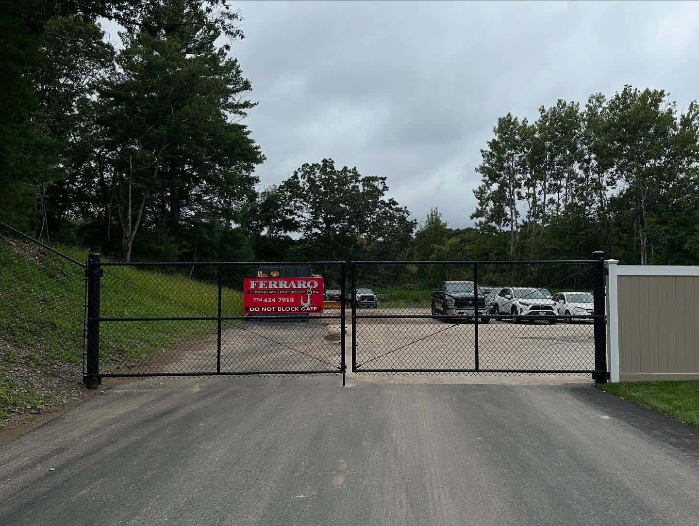 Vinyl and Chain Link fence installation in Ashland, Massachusetts